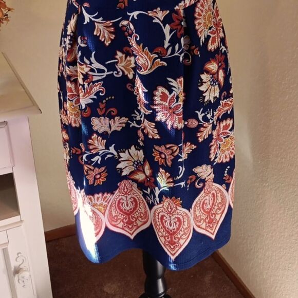 En Focus Studio Floral Textured Dress - Picture 5 of 8